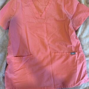 Figs Coral 2 pocket Scrub Top